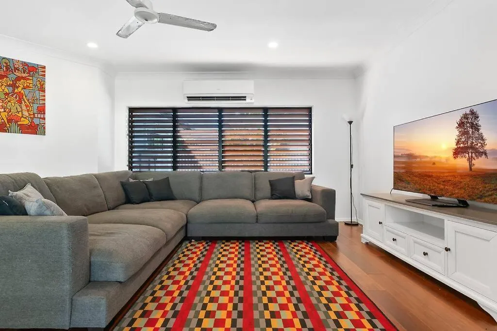 Family Home With Pool - 2 Mins To Beach & Playground Clifton Beach Australia