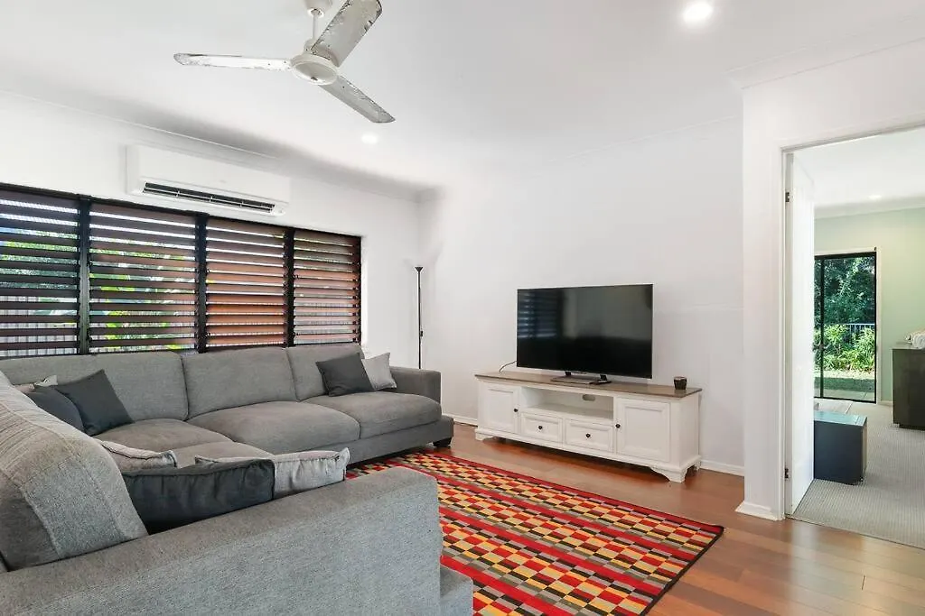 Family Home With Pool - 2 Mins To Beach & Playground Clifton Beach Australia