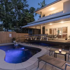  Holiday home Seabreeze Beachfront - Clifton